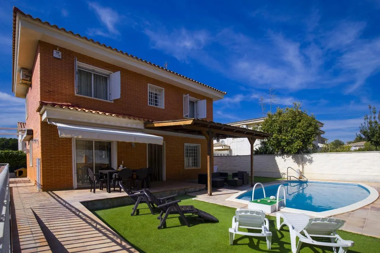 Villa Pluma Planet Costa Dorada - Only Families 살루